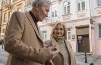 The Pros and Cons of Senior Living Communities